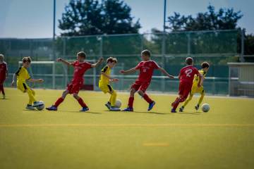 7射5正2球！C罗带队5-0获评8.5分 连刷7大纪录 6届破门历史唯一（配图示意）